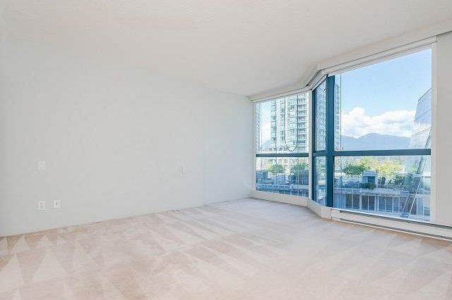 303 1415 W Georgia Street Vancouver, BC - 14