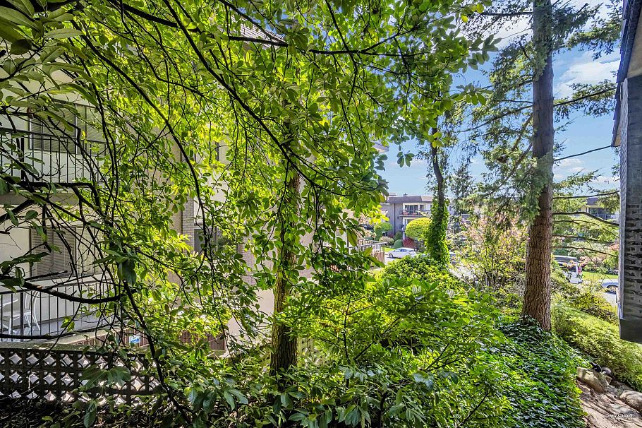 103 150 E 5th Street North Vancouver, BC - 31