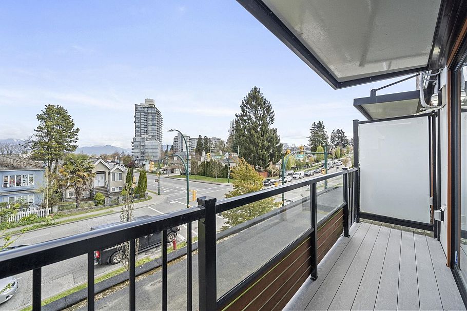 2296 E 33rd Avenue Vancouver, BC - 4