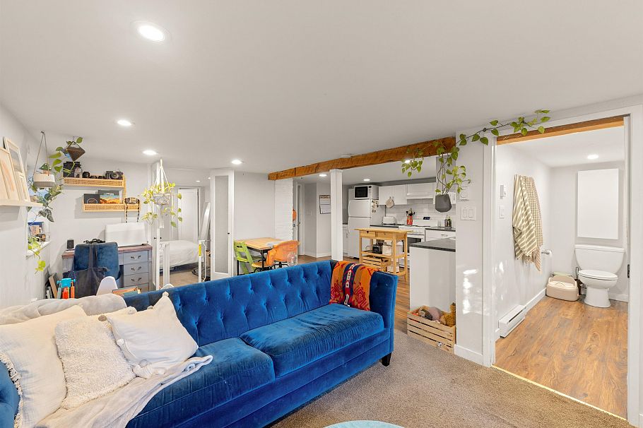 612 E 4th Street North Vancouver, BC - 22