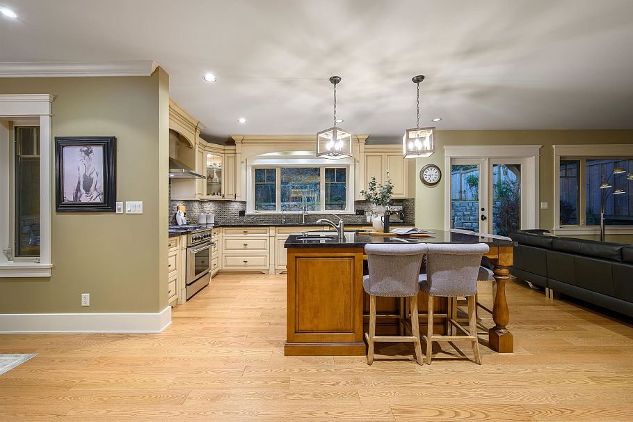 3402 Anne Macdonald Way North Vancouver, BC - 11