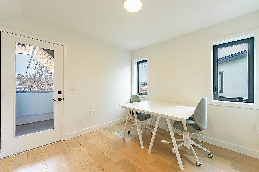 858 W 64th Avenue Vancouver, BC - 35