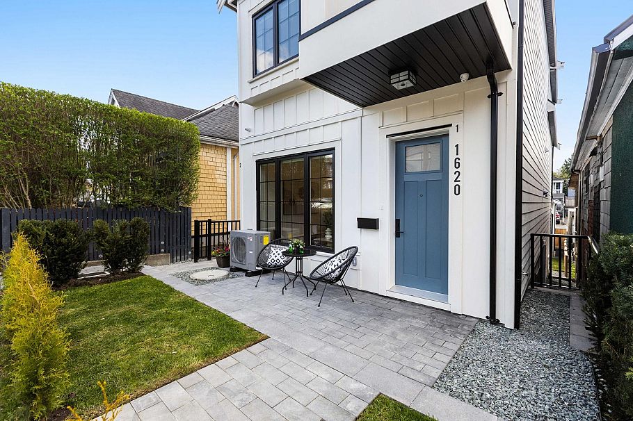 1 1620 E 11th Avenue Vancouver, BC - 2