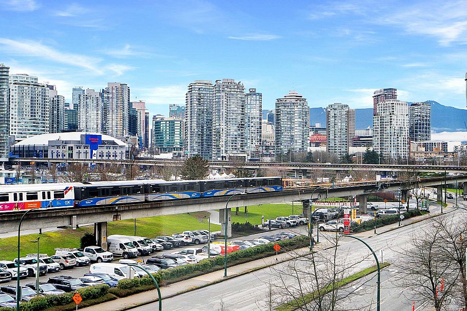 403 1188 Quebec Street Vancouver, BC - 3