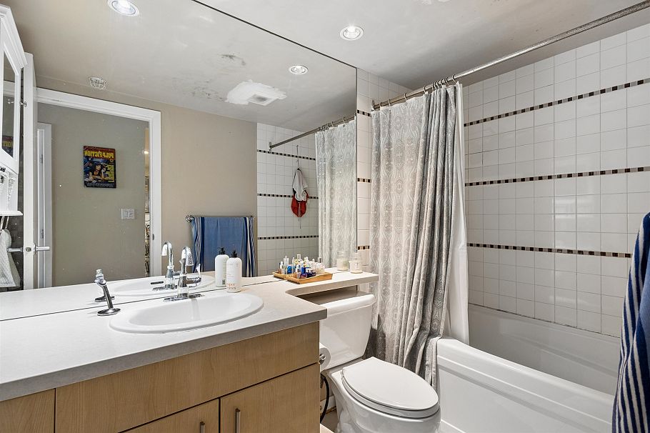 2P 1033 Marinaside Crescent Vancouver, BC - 10