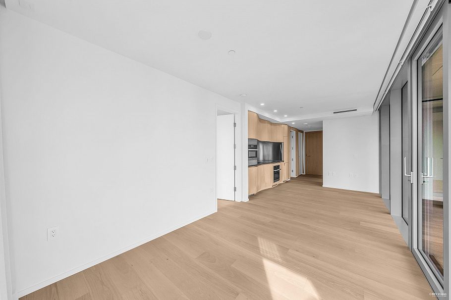 2203 1568 Alberni Street Vancouver, BC - 3