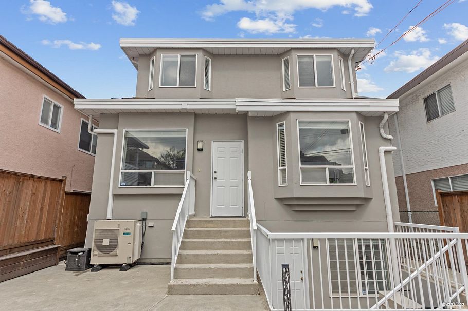 2648 E 19th Avenue Vancouver, BC - 39