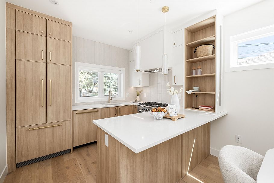 3143 E 19 Avenue Vancouver, BC - 2