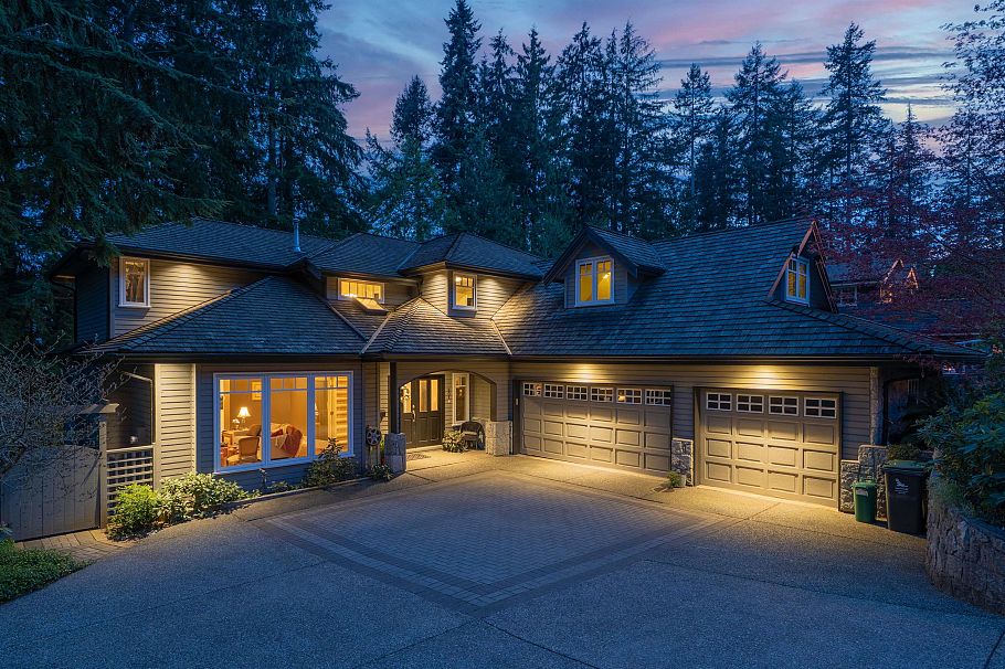 801 Regal Crescent North Vancouver, BC - 1