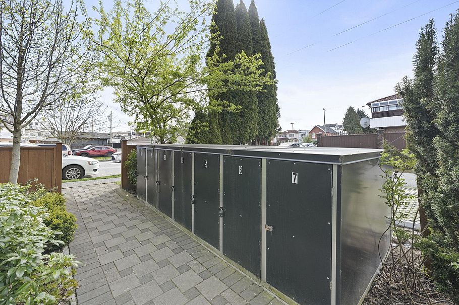 2296 E 33rd Avenue Vancouver, BC - 30