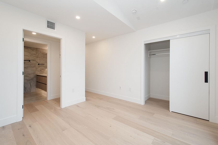 4170 Columbia Street Vancouver, BC - 19