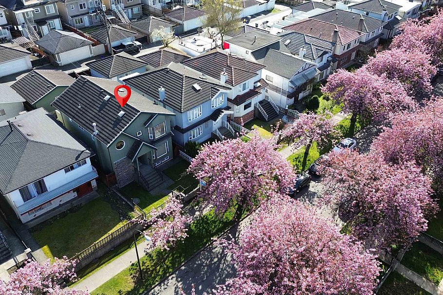 3076 E 27th Avenue Vancouver, BC - 24