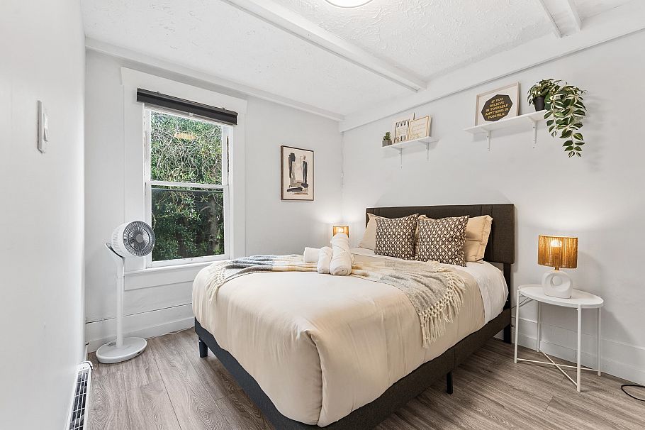 136 W 12th Avenue Vancouver, BC - 19