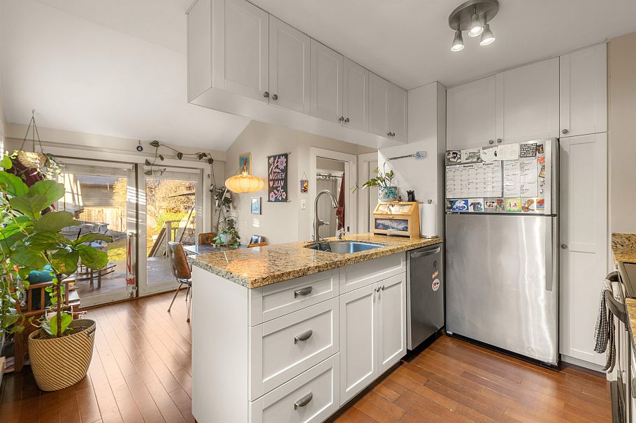 612 E 4th Street North Vancouver, BC - 7