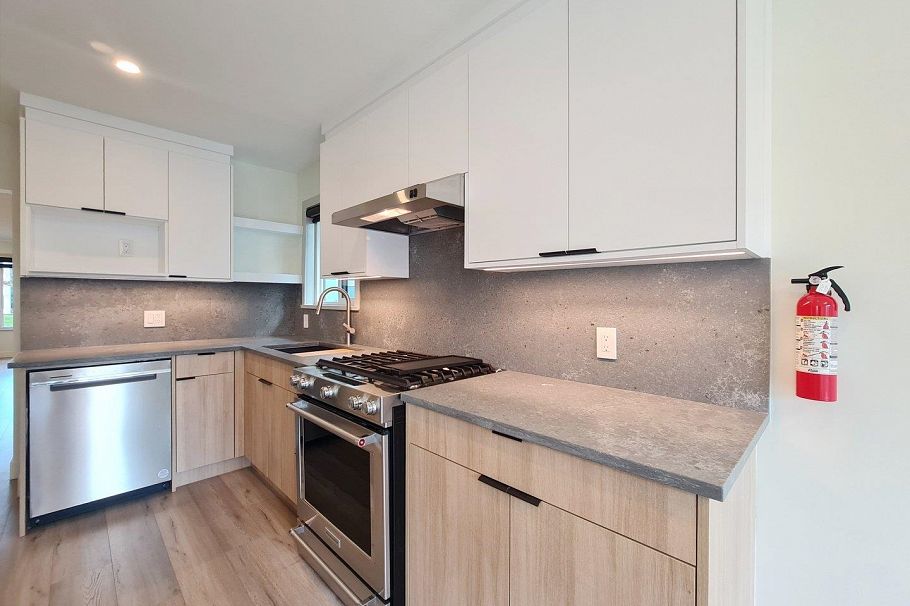 790 W 68th Avenue Vancouver, BC - 11