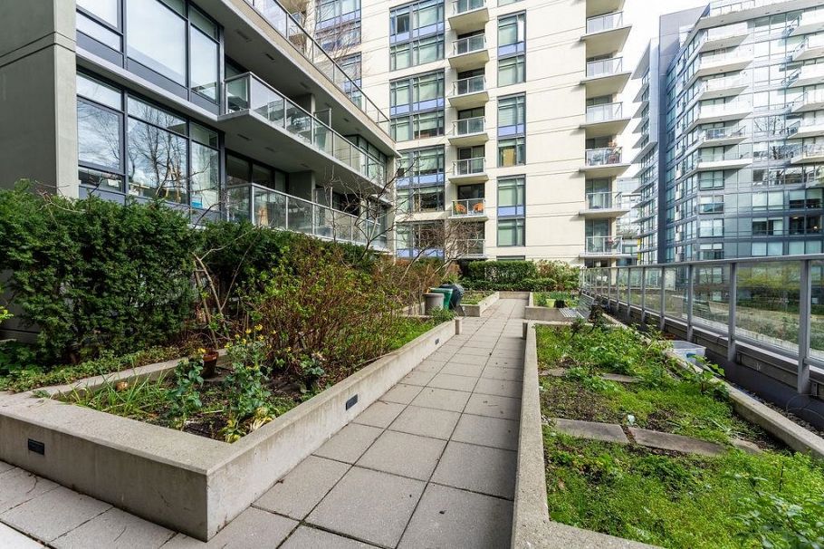 701 1708 Columbia Street Vancouver, BC - 29