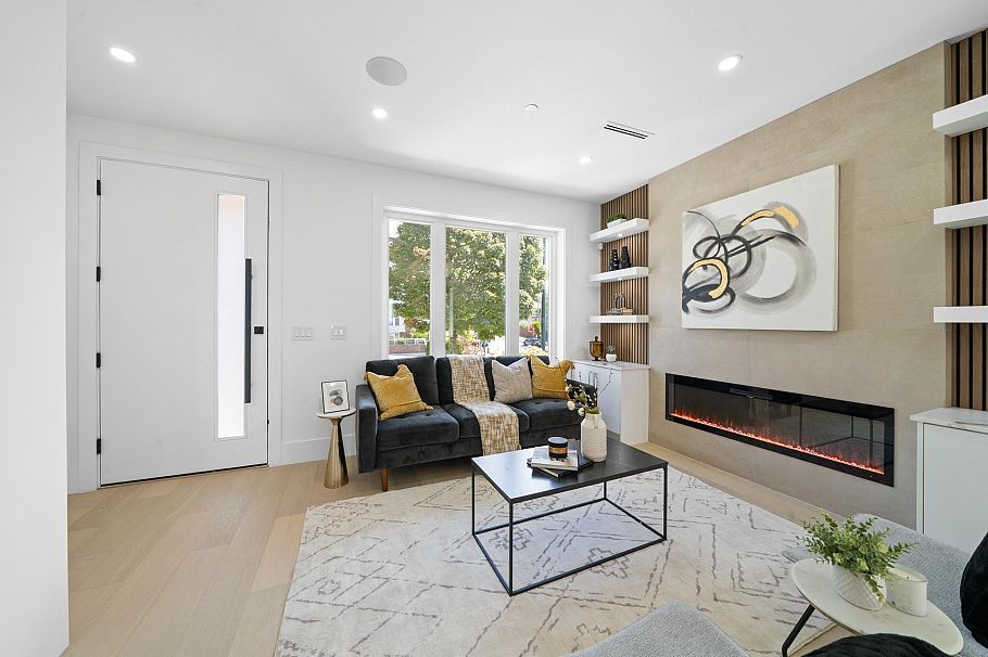 1 7361 Fraser Street Vancouver, BC - 5