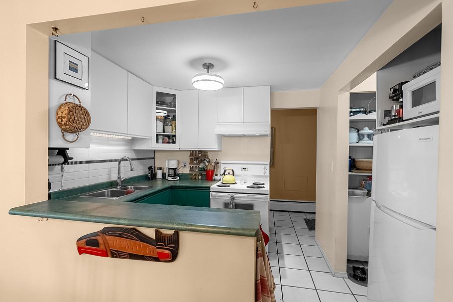 844 Westview Drive North Vancouver, BC - 12