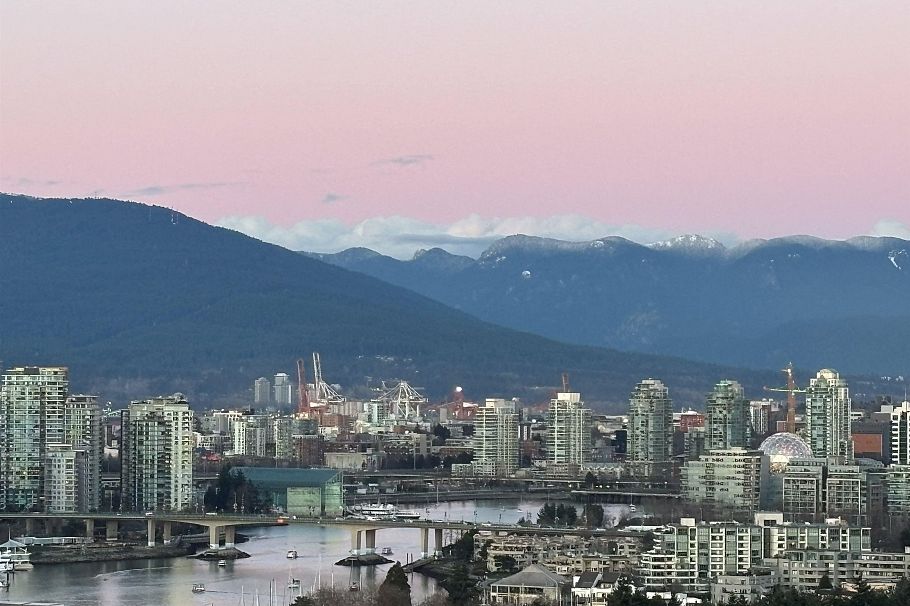 PH 1268 W Broadway Vancouver, BC - 1