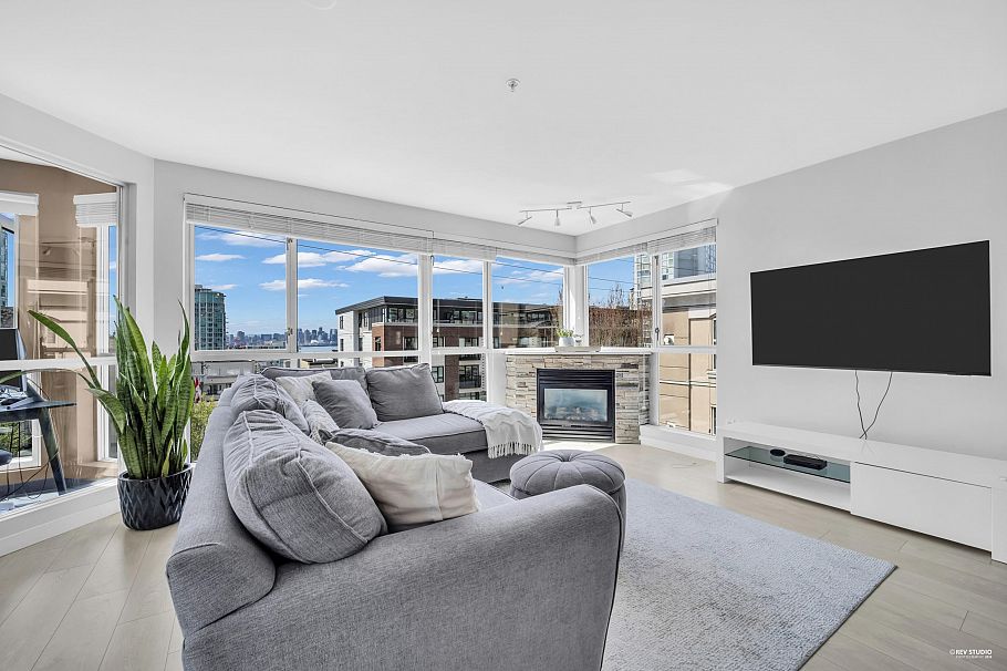 401 122 E 3rd Street North Vancouver, BC - 3