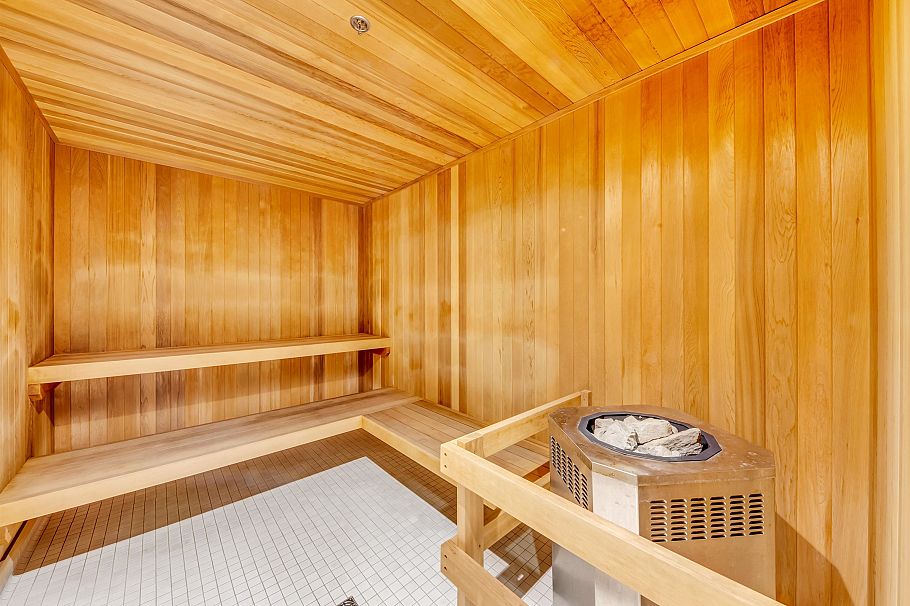 305 2707 Library Lane North Vancouver, BC - 36