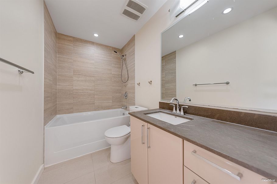 1002 88 W 1st Avenue Vancouver, BC - 22