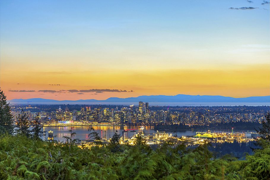 403 Newdale Court North Vancouver, BC - 2