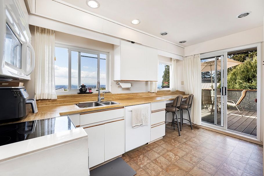 403 Newdale Court North Vancouver, BC - 12