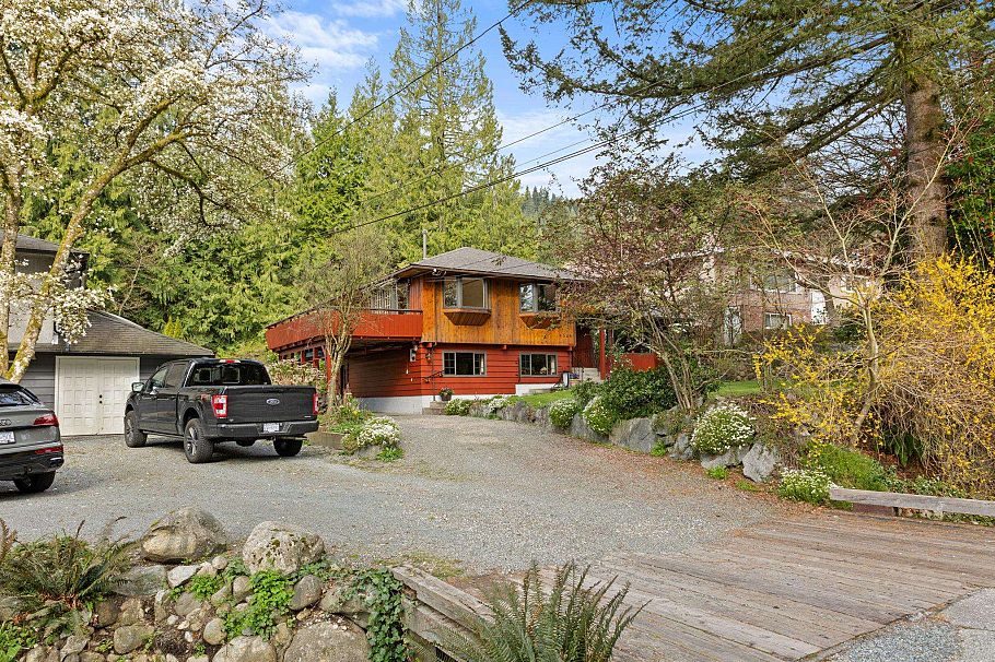 4589 Ramsay Road North Vancouver, BC - 3