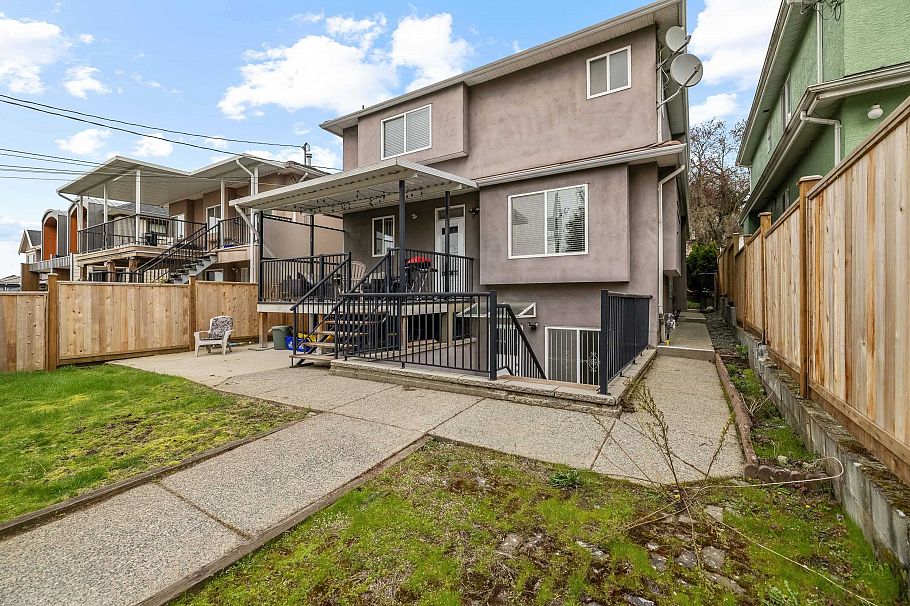 1788 E 64th Avenue Vancouver, BC - 33