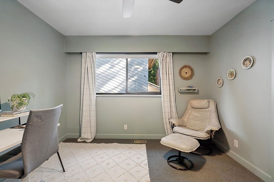 2857 Violet Street North Vancouver, BC - 21