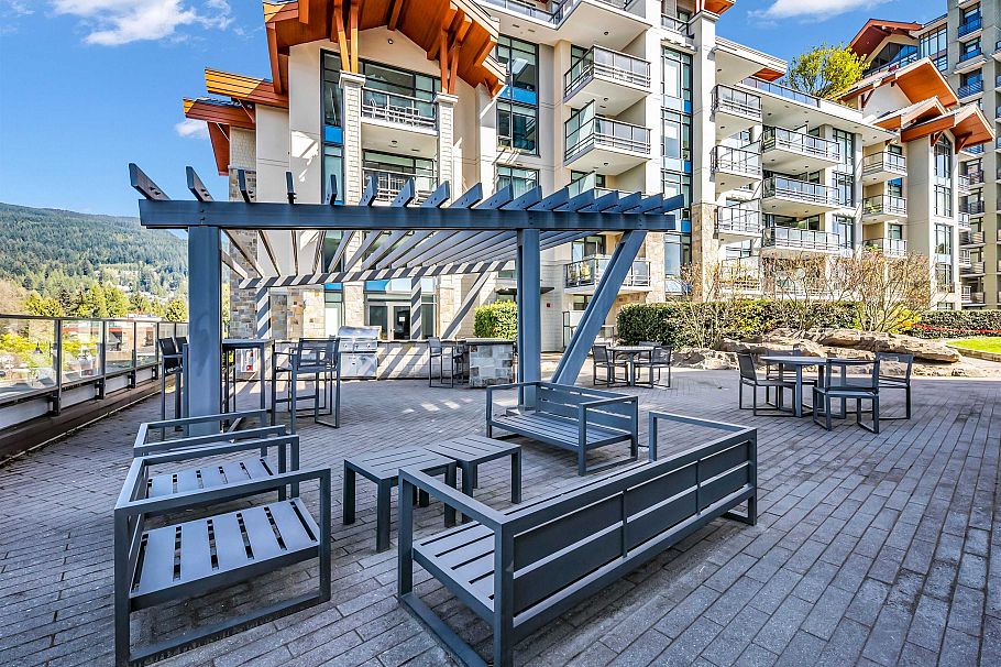 305 2707 Library Lane North Vancouver, BC - 27