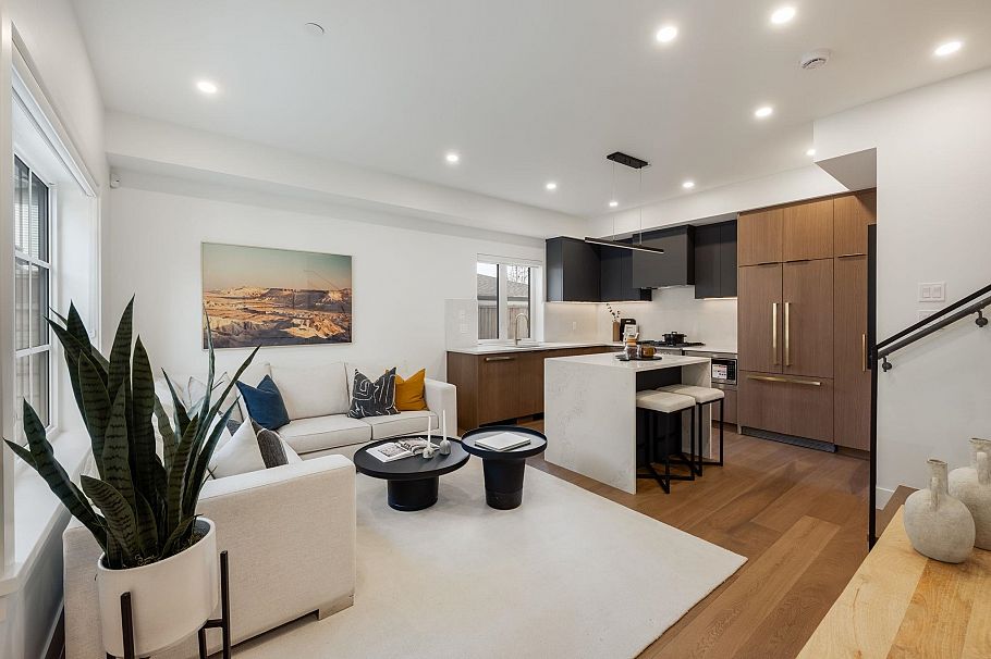 1 552 Kaslo Street Vancouver, BC - 2