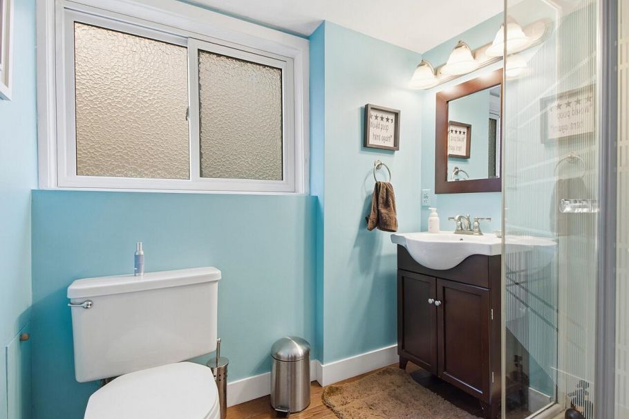 532 W 23 Street North Vancouver, BC - 20