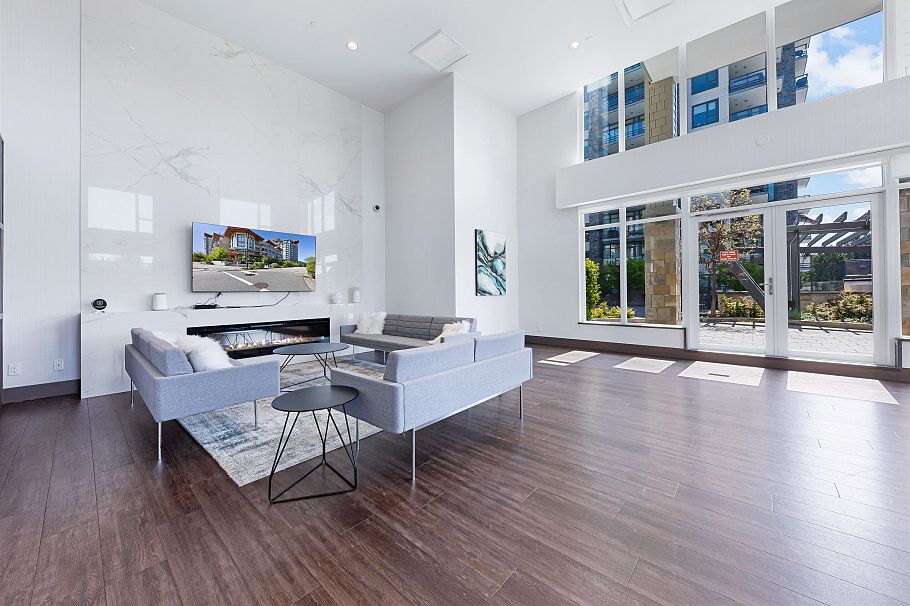 305 2707 Library Lane North Vancouver, BC - 25