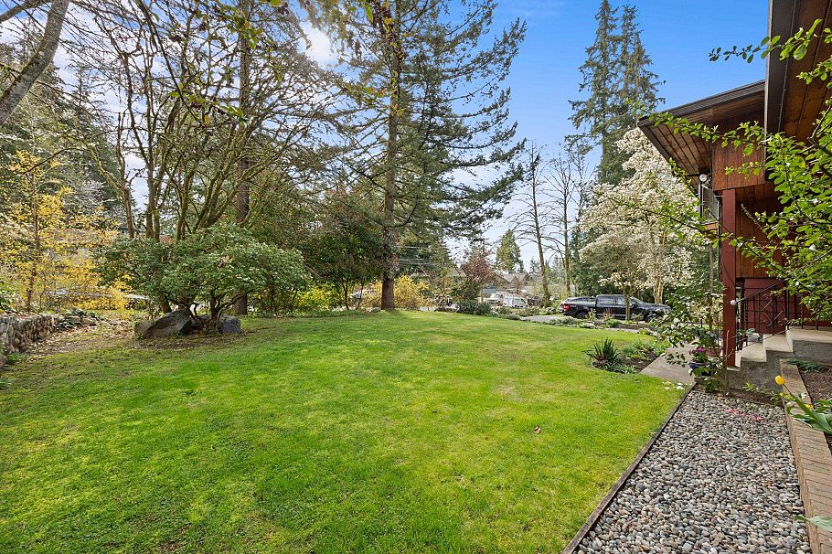 4589 Ramsay Road North Vancouver, BC - 4