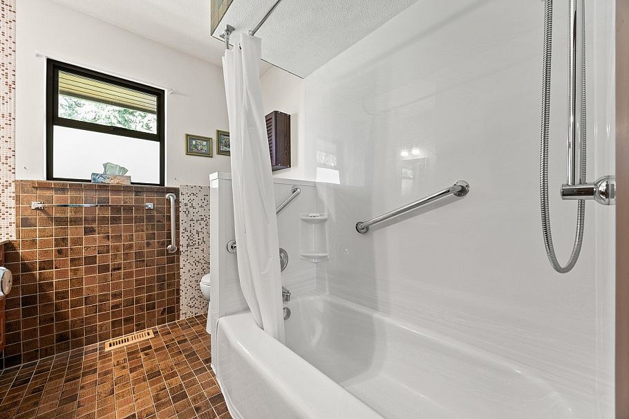 4589 Ramsay Road North Vancouver, BC - 30