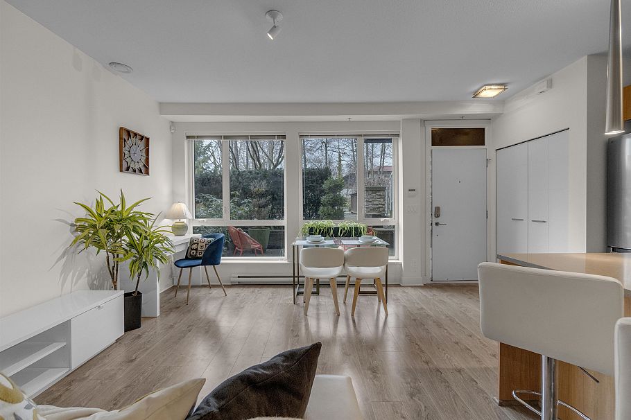 103 735 W 15th Street North Vancouver, BC - 4