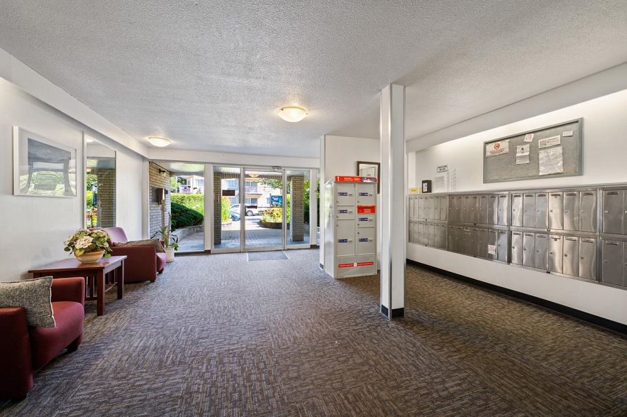 109 36 E 14th Avenue Vancouver, BC - 20