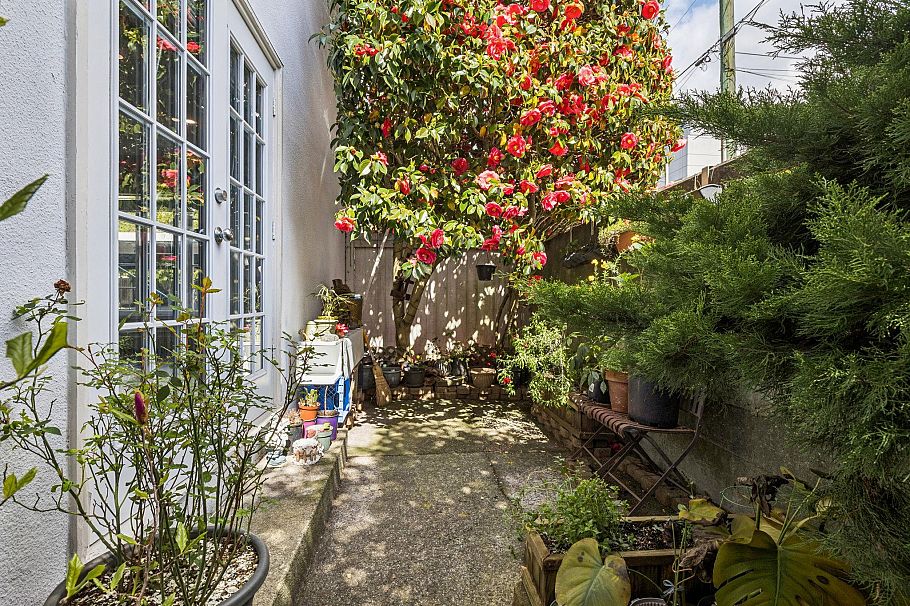 102 120 W 17th Street North Vancouver, BC - 5