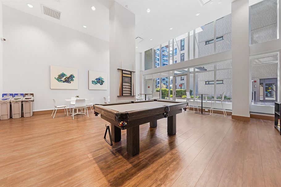 305 2707 Library Lane North Vancouver, BC - 32