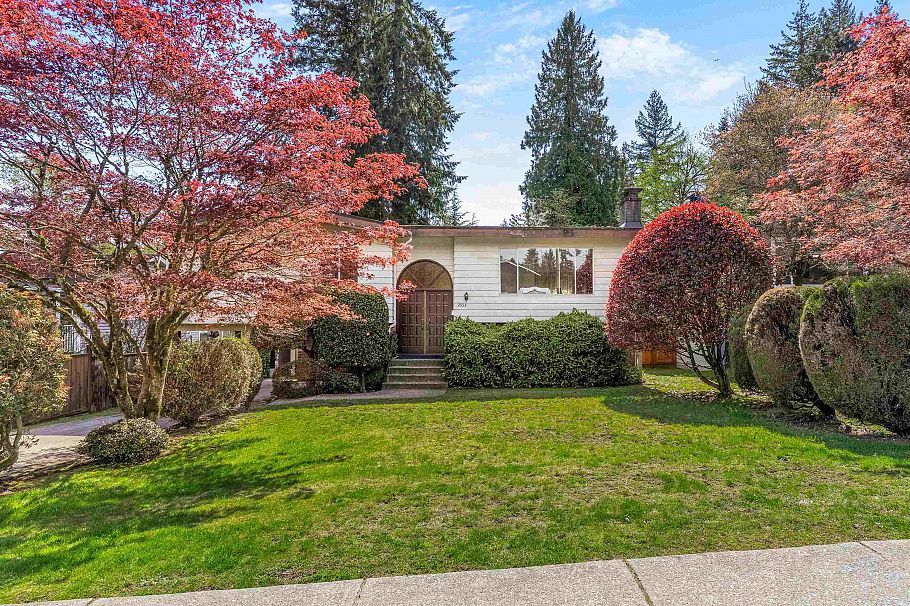 2553 Bendale Road North Vancouver, BC - 1