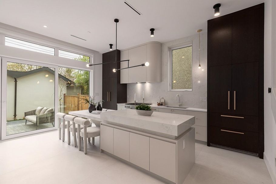 2 3617 W 12th Avenue Vancouver, BC - 4