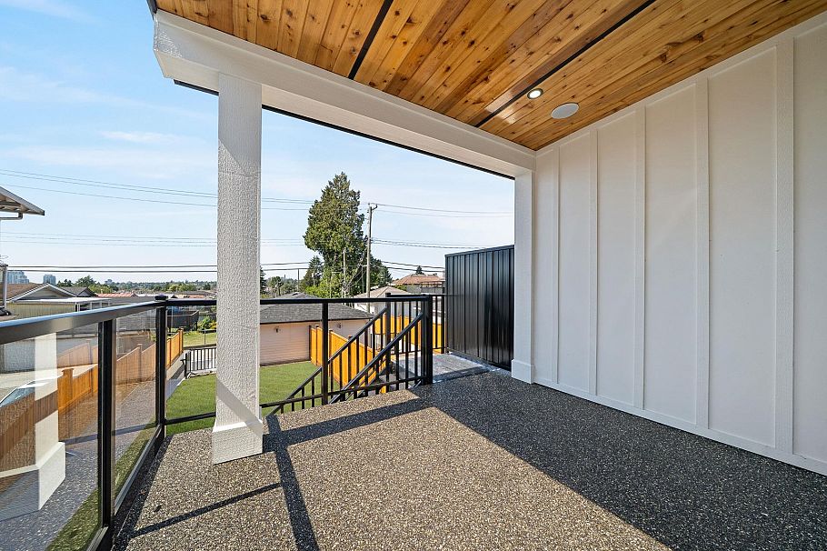 1 7361 Fraser Street Vancouver, BC - 17