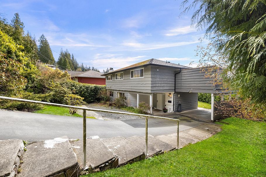 403 Newdale Court North Vancouver, BC - 30