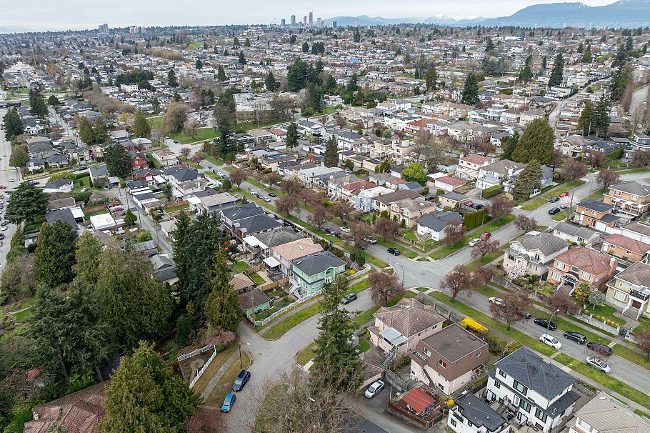 1788 E 64th Avenue Vancouver, BC - 38