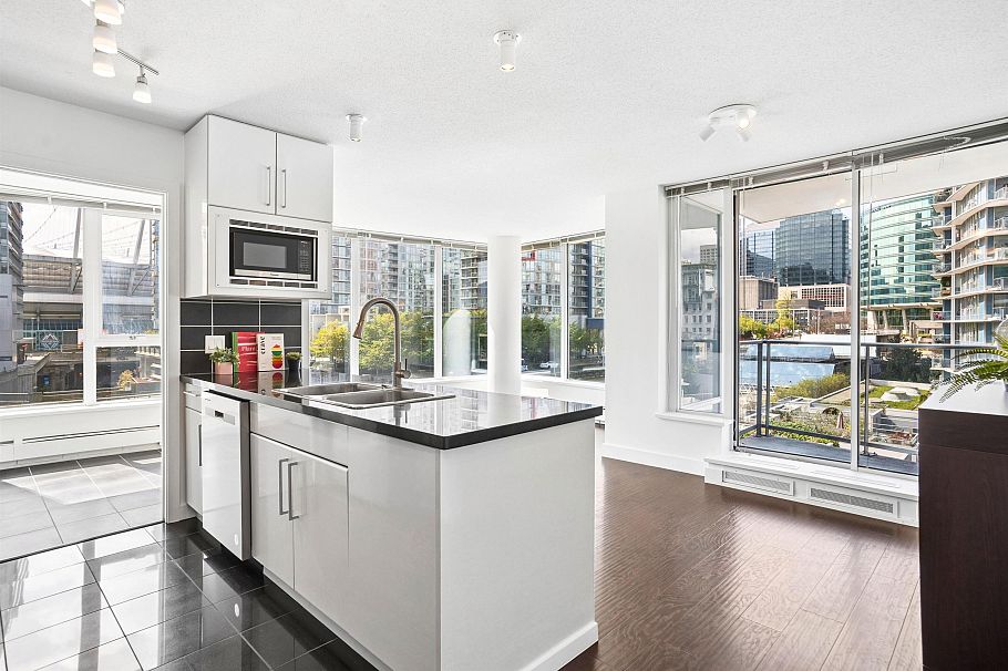 689 Abbott Street Vancouver, BC - 4