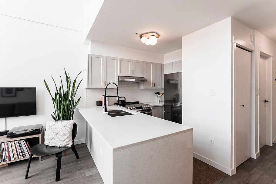 327 418 E Broadway Vancouver, BC - 11