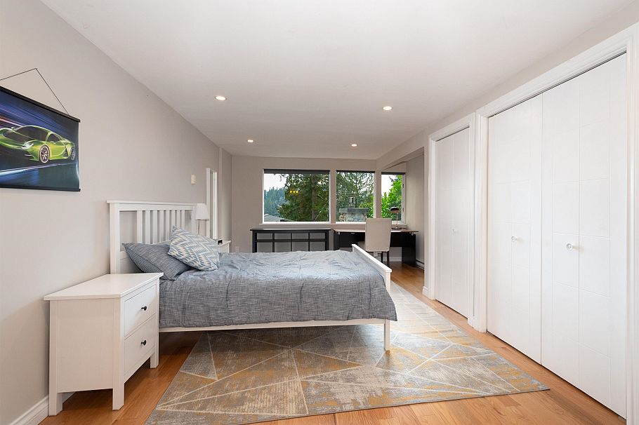 2873 Panorama Drive North Vancouver, BC - 34