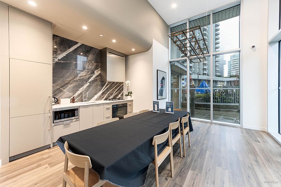 1009 5685 Halley Avenue Burnaby, BC - 2